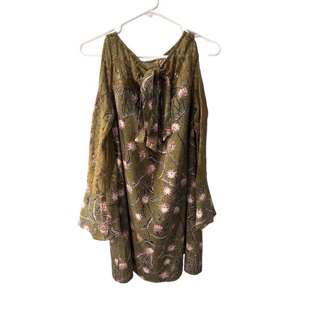 Entro Green Floral Lace Cold Shoulder Dress Size Small  With Bow Detail EUC
